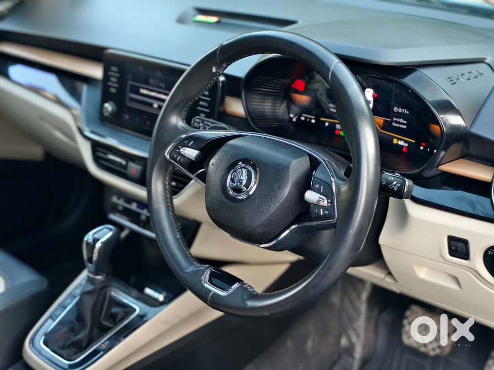 Skoda Slavia, 2023, Petrol