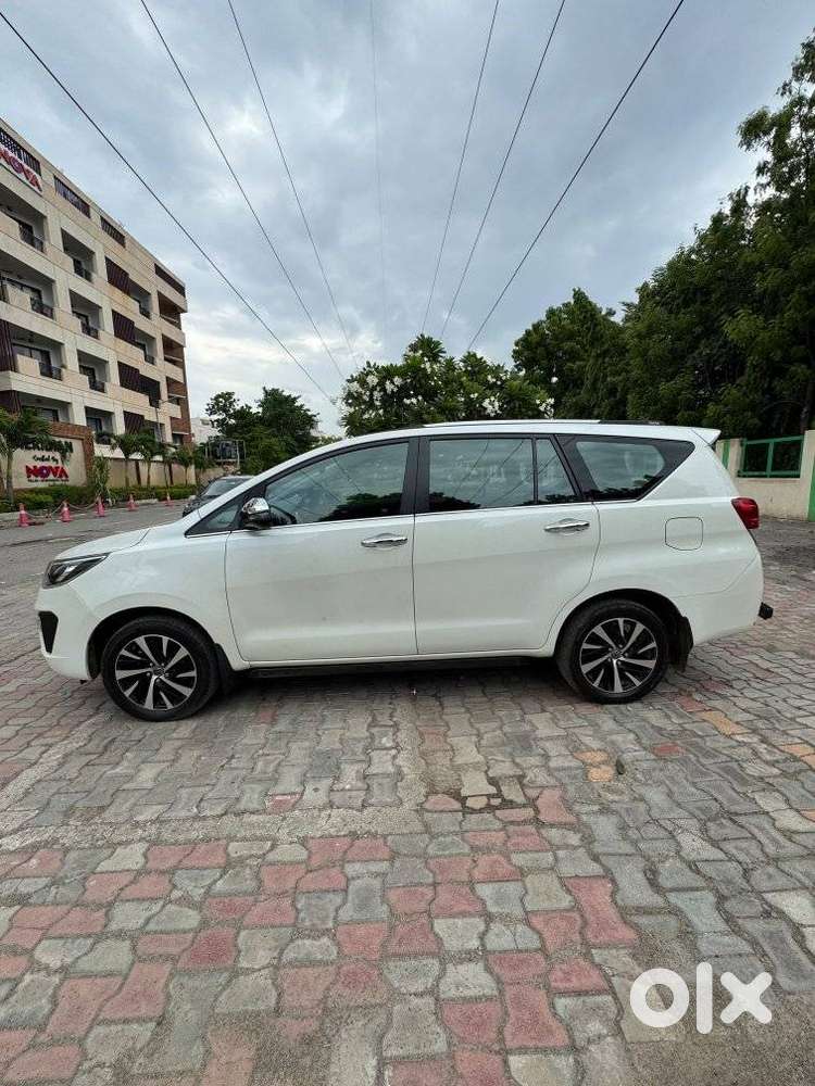 Toyota Innova Crysta 2.8 Zx At 7 Seater, 2021, Diesel