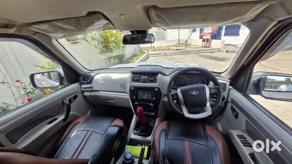 S10 Captain Seat, No Accident No Repaint, Recentlyservicedat Mahindra.