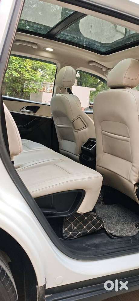 Mahindra Xuv700 2.2 Ax 7 Diesel At Str Awd, 2024, Diesel