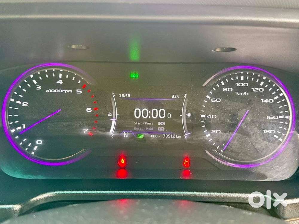 Mahindra Marazzo M6, 2020, Diesel