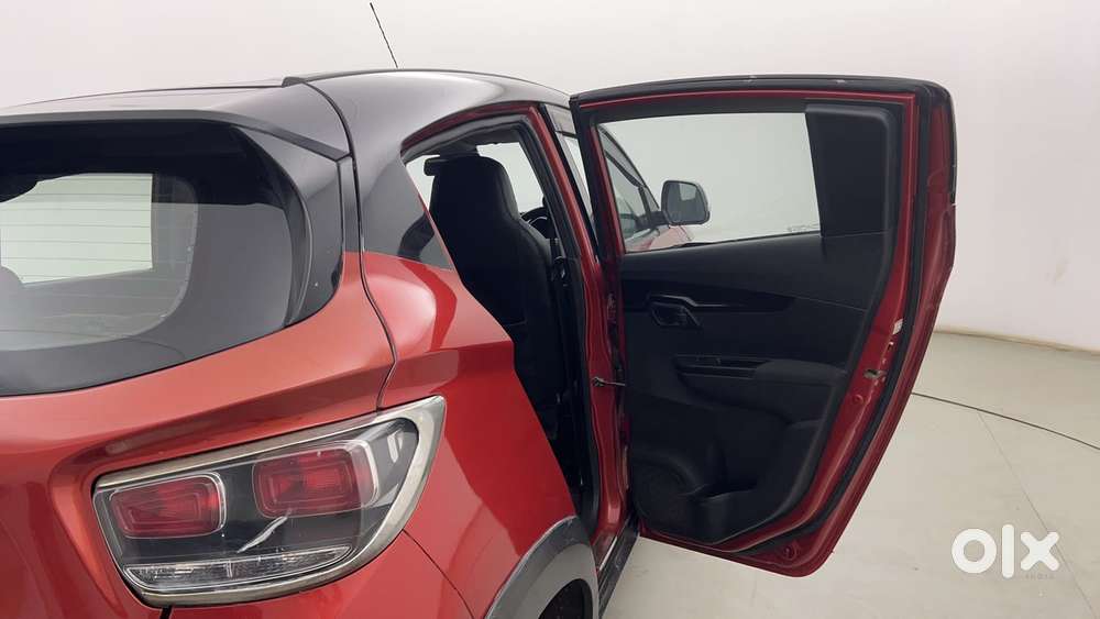 Mahindra Kuv100 Nxt 1.2 K8 Petrol 6 Str Dual Tone, 2017, Petrol