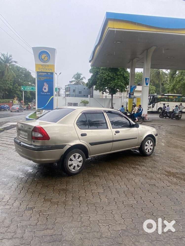 Ford Ikon 2007 Petrol 80000 Km Driven