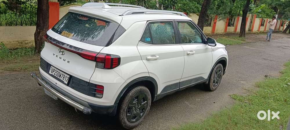Hyundai Venue 2023 Petrol Well Maintained
