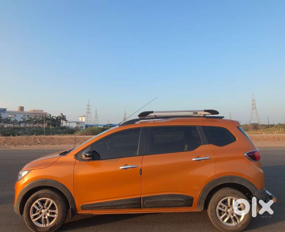 Renault Triber Rxt, 2022, Petrol