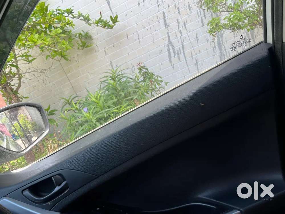 Tata Nexon Xm Petrol 2023  27k Km  Company Serviced, Well Maintained