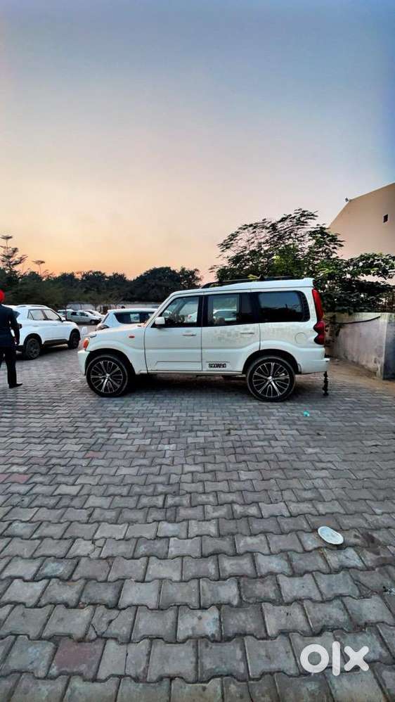 Mahindra Scorpio 2014 Diesel Well Maintained