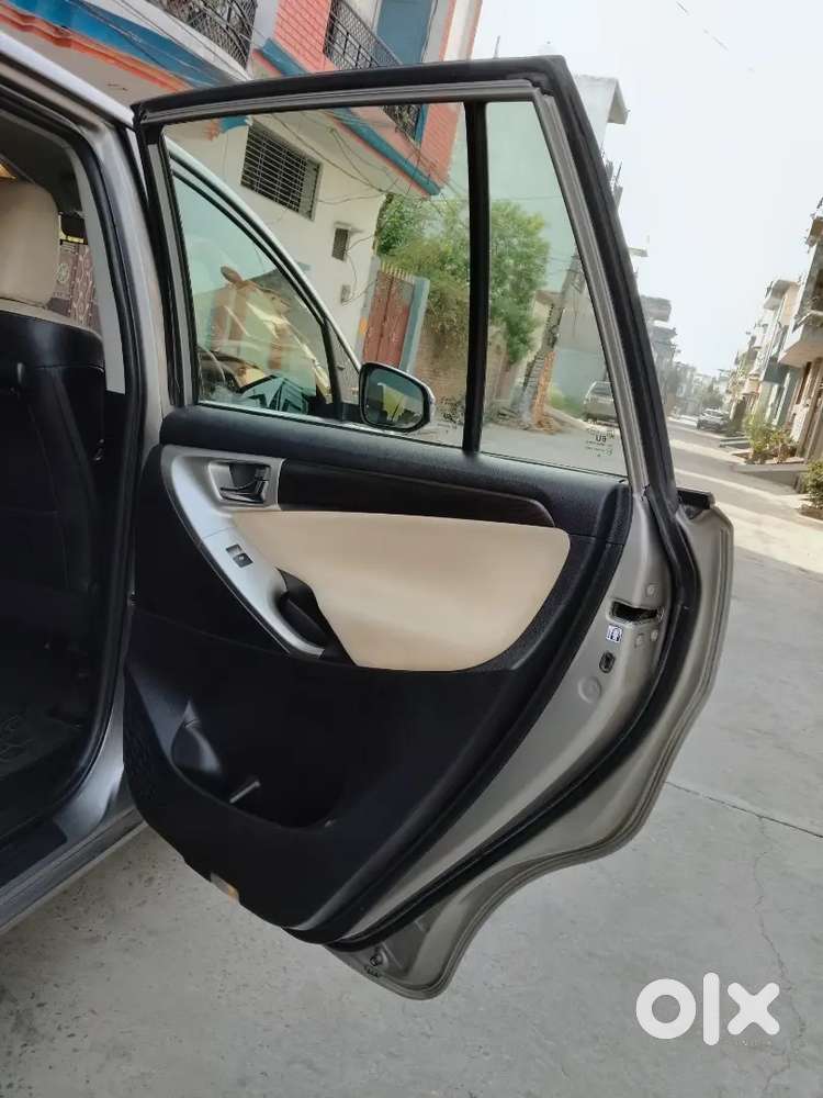 Toyota Innova Crysta 2019 Diesel 100000 Km Driven
