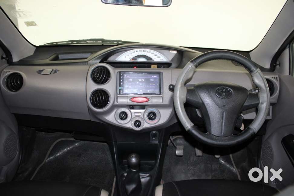 Toyota Etios Liva 2011-2012 G, 2011, Petrol