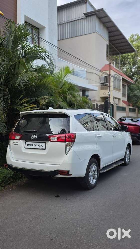 Toyota Innova Crysta 2.4 G Mt 8s, 2023, Diesel