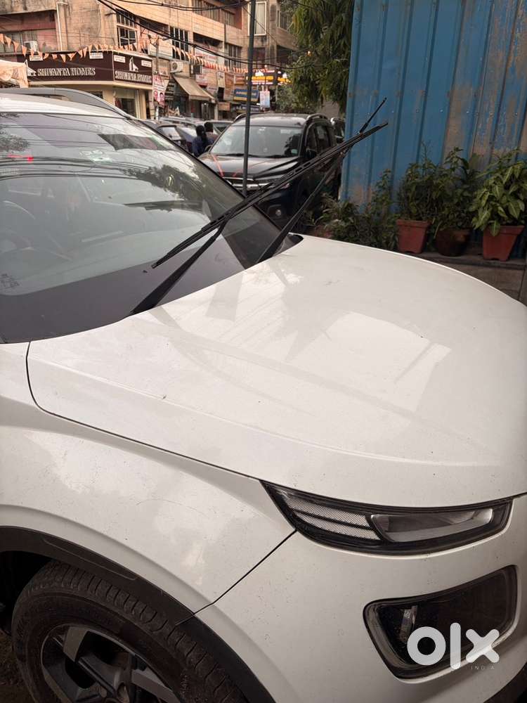 Hyundai Venue 2020 Petrol Well Maintained