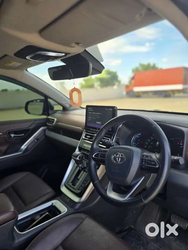 Toyota Innova Hycross 2023 Hybrid