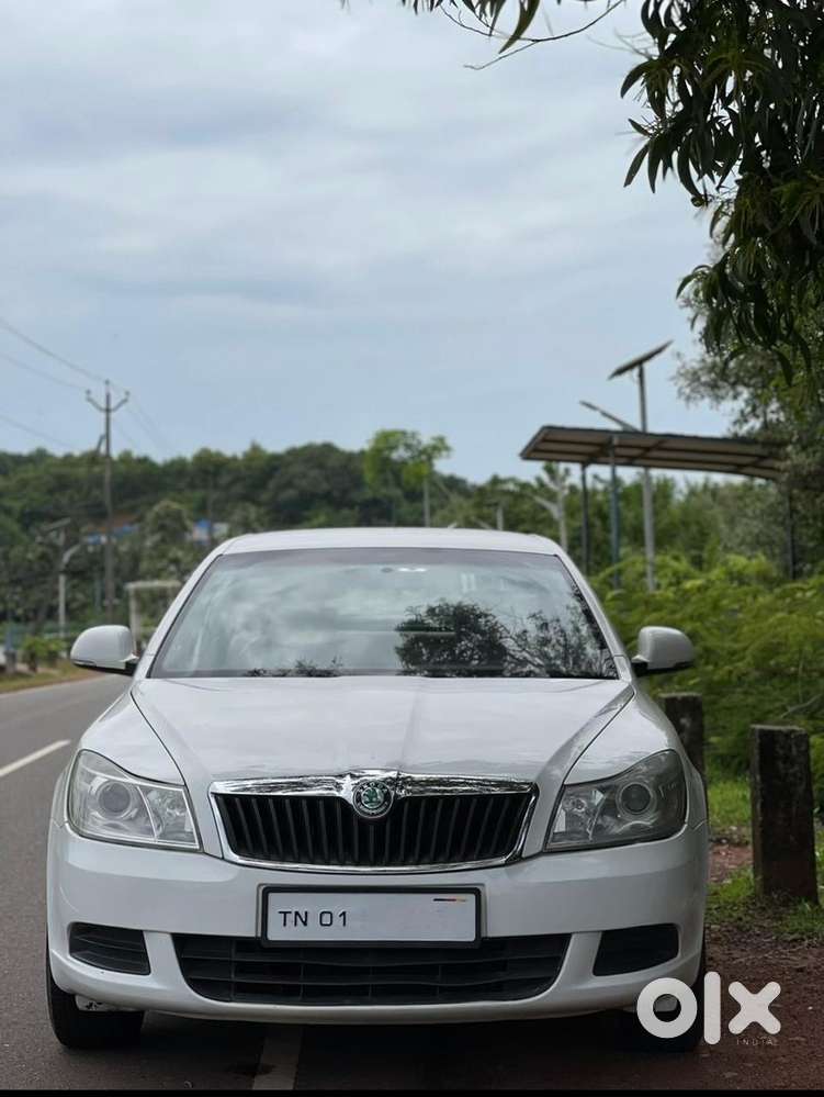 Skoda Laura Petrol Manual 2012