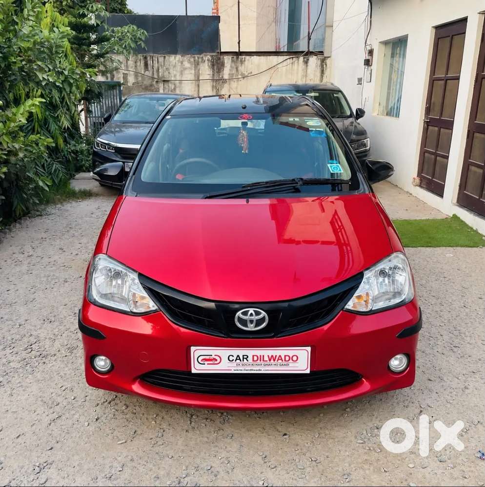 Toyota Etios Liva V Dual Tone, 2016, Petrol