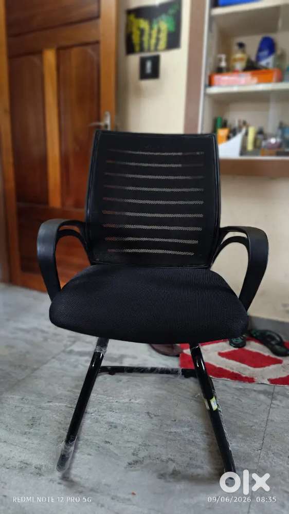 Barely Used Ergonomic Office/Study Chair &ndash; Mint Condition!