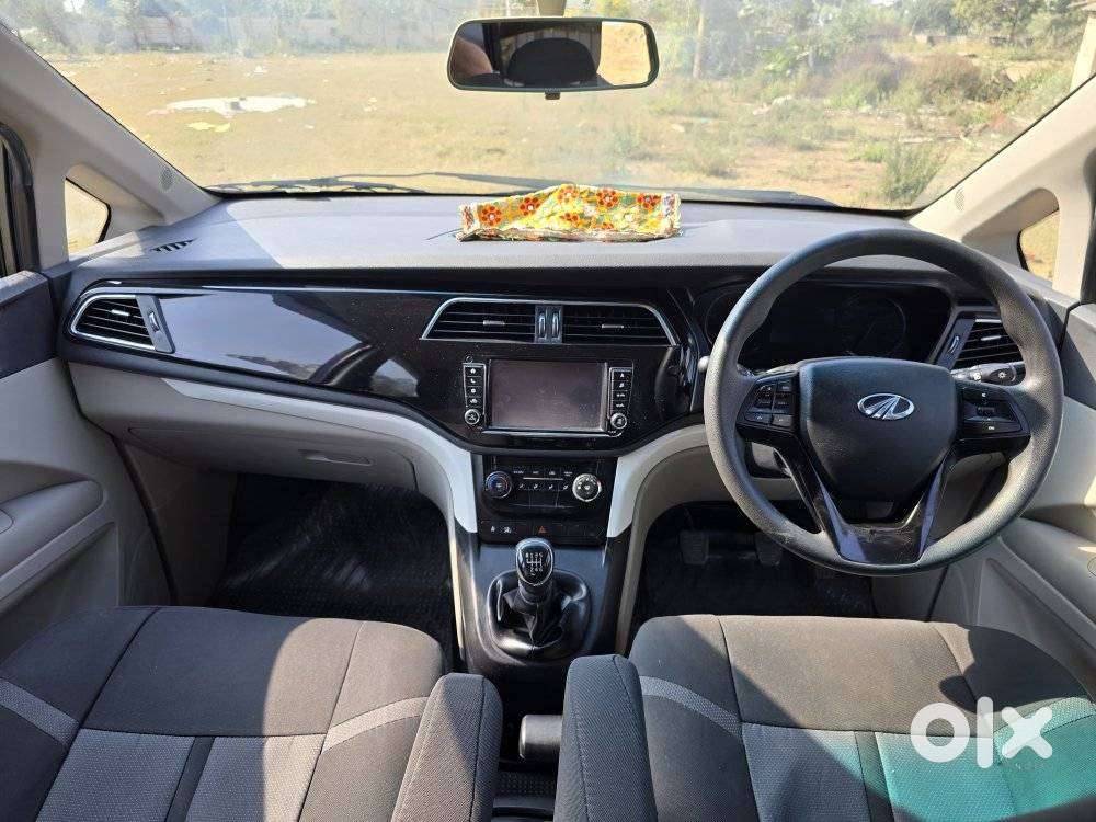 Mahindra Marazzo M6, 2019, Diesel