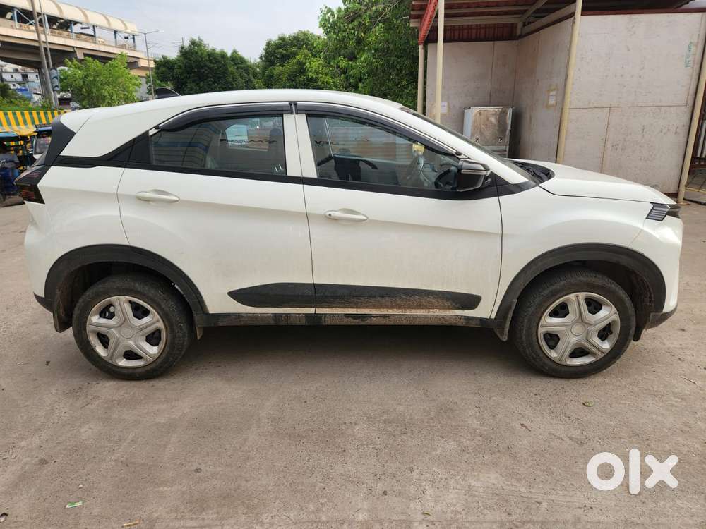 Tata Nexon 1.5 Revotorq Xm (s), 2024, Petrol