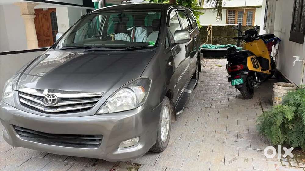 Toyota Innova 2009 Diesel Well Maintained. Original Kerala