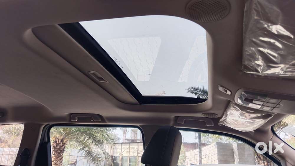 Mahindra Scorpio-n 2.0 Z8 Petrol At 7 Str, 2023, Petrol