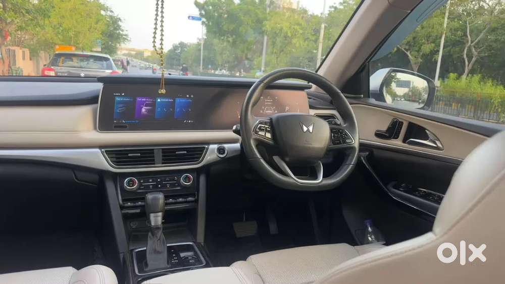 Mahindra Xuv700 2.2 Ax 7 Diesel At Luxury Pack Str, 2024, Diesel