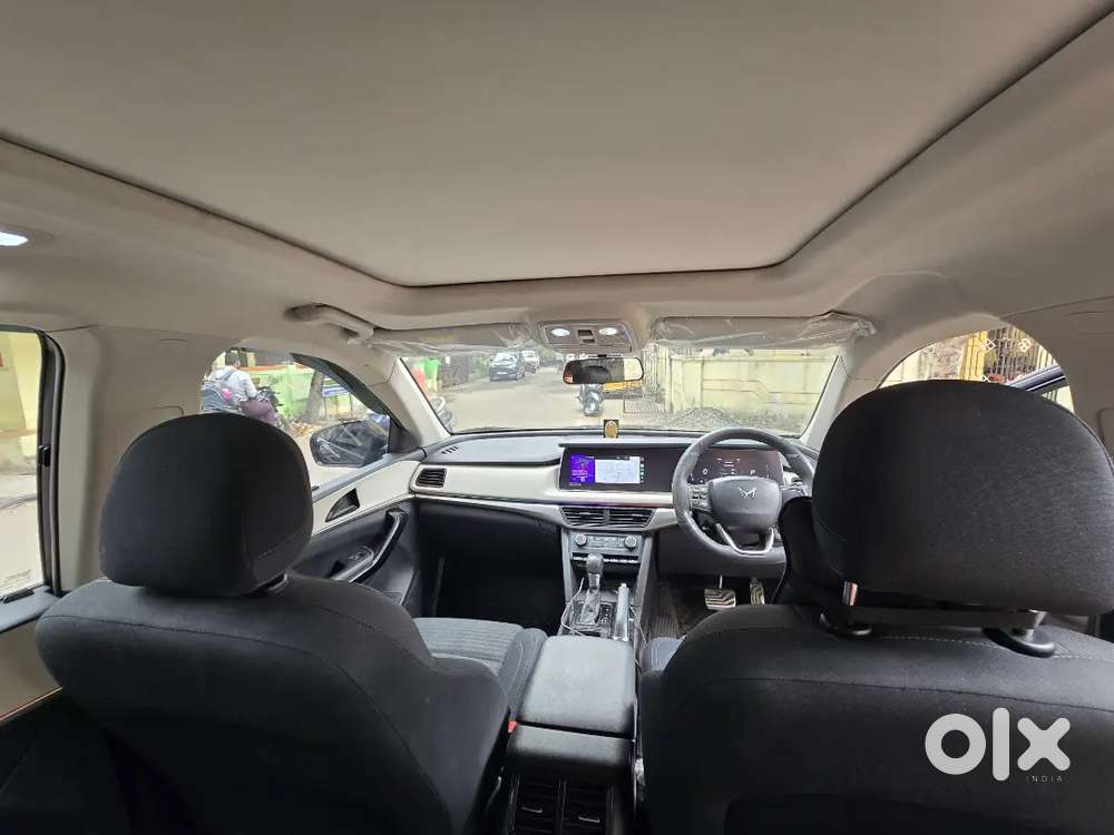 Mahindra Xuv700 Ax5 2023 Diesel 37000 Km W. Extd Warranty