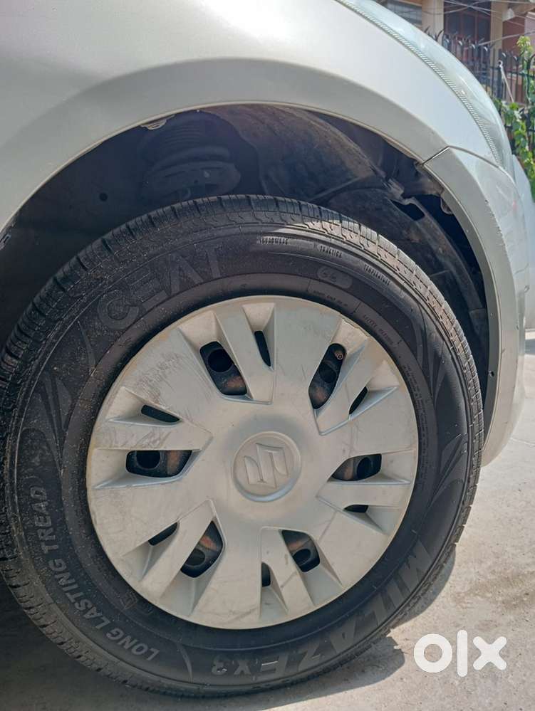 Suzuki Swift Vxi  2013  Petrol  Manual
