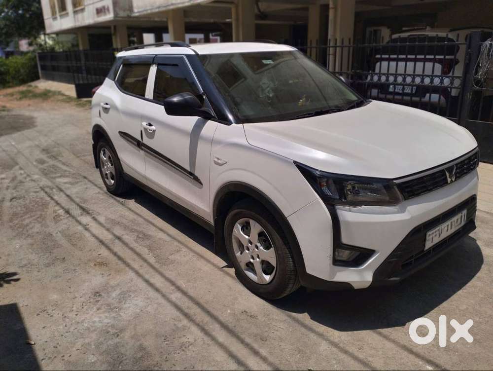 2024 Mahindra Xuv300 W4 Turbo Petrol (single Owner)