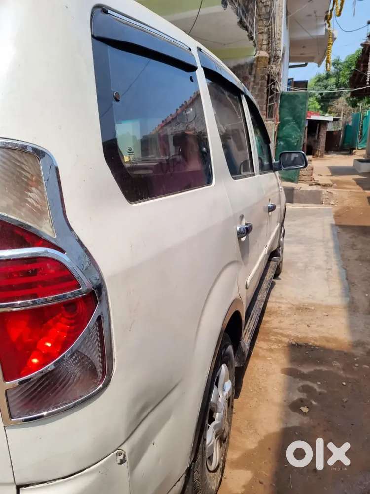 Mahindra Xylo 2012