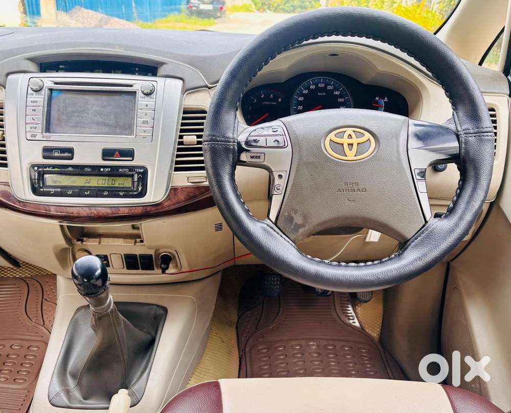 Toyota Innova 2.5 Ev Diesel Ms 8 Str Bsiii, 2012, Diesel