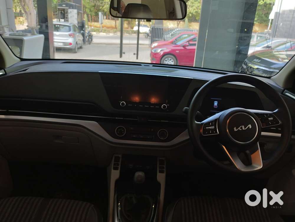 Kia Carens 1.5 Prestige 7 Str, 2023, Petrol