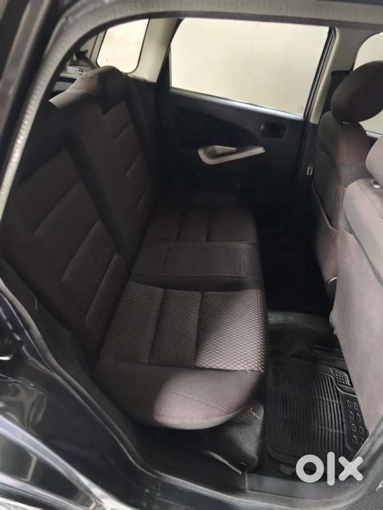 Ford Figo Petrol Zxi 2011