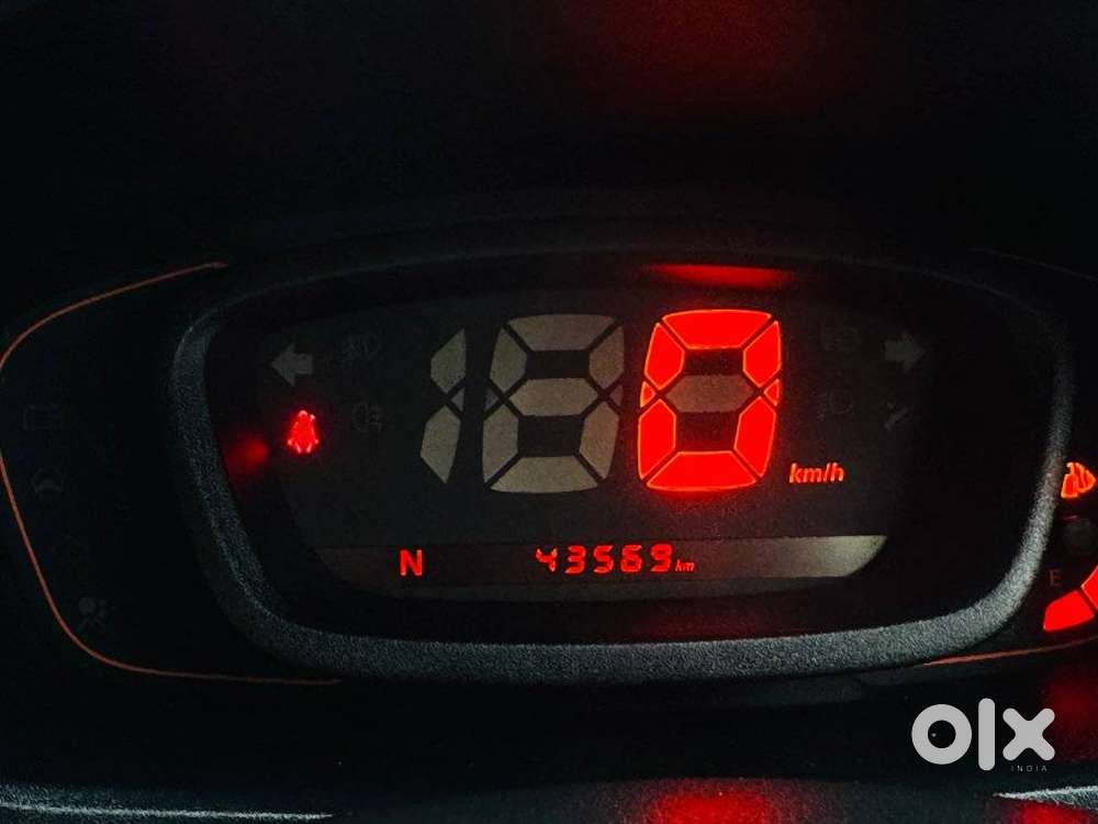 Renault Kwid 1.0 Rxt Amt Opt, 2019, Petrol