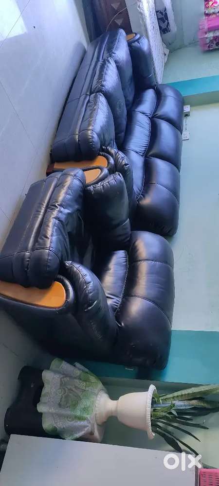 Zaruri Brand,puffy leather sofa.