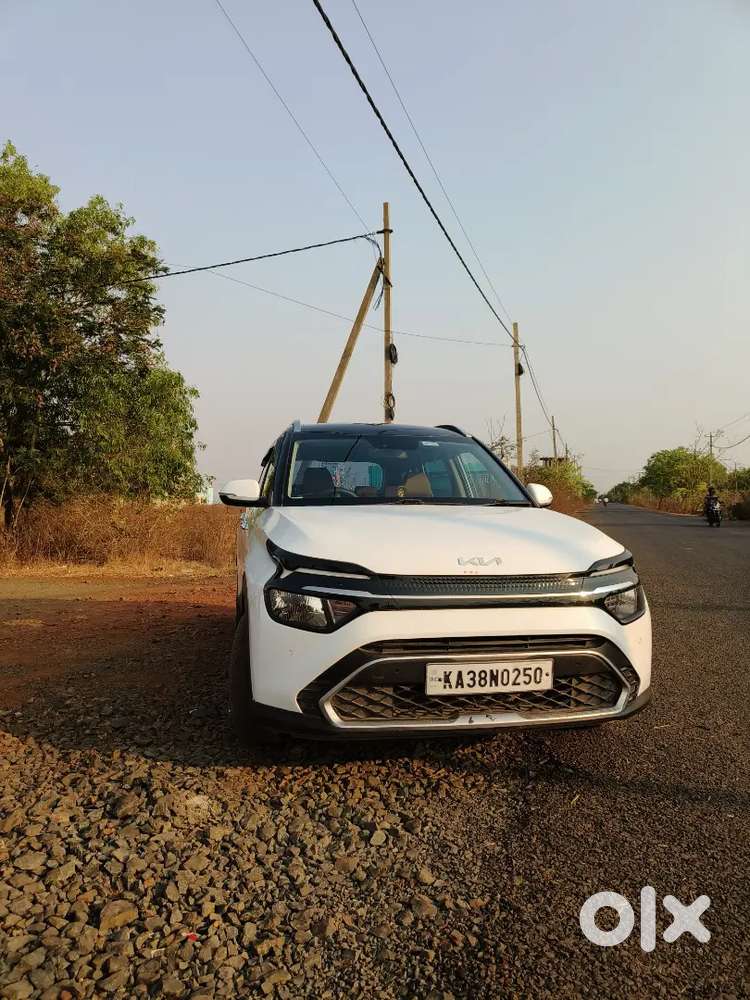 Kia Carens Prestige Glacier White 1st Owner 9.9 Lakh Only Fixed
