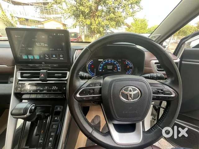 Toyota Innova Hycross 2.0 Zx Hybrid 7 Str, 2024, Petrol
