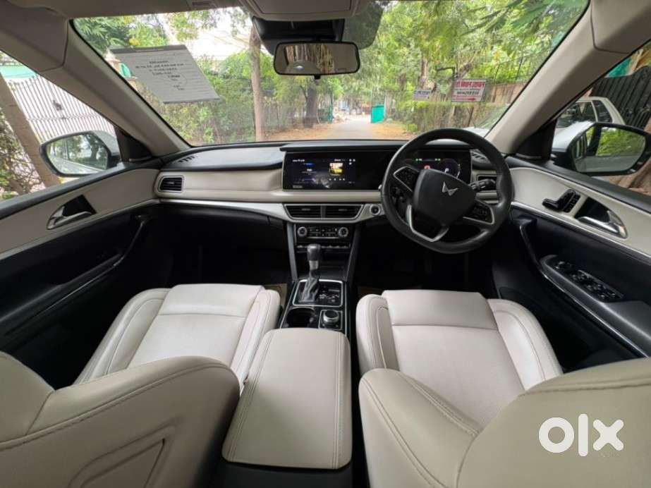 Mahindra Xuv700 2.0 Ax 7 Petrol At Luxury Pack Str, 2023, Diesel