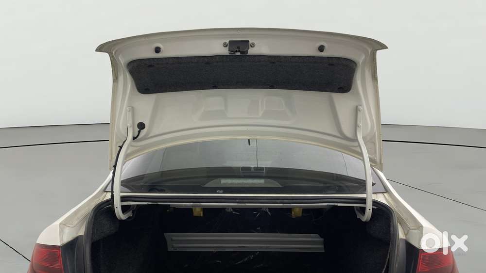 Volkswagen Vento 2013-2015 1.6 Highline, 2016, Petrol