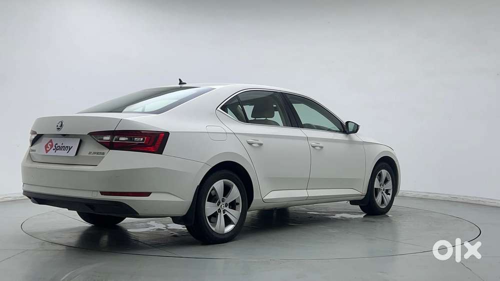 Skoda Superb [ ] 1.8 Style Tsi At, 2019, Petrol