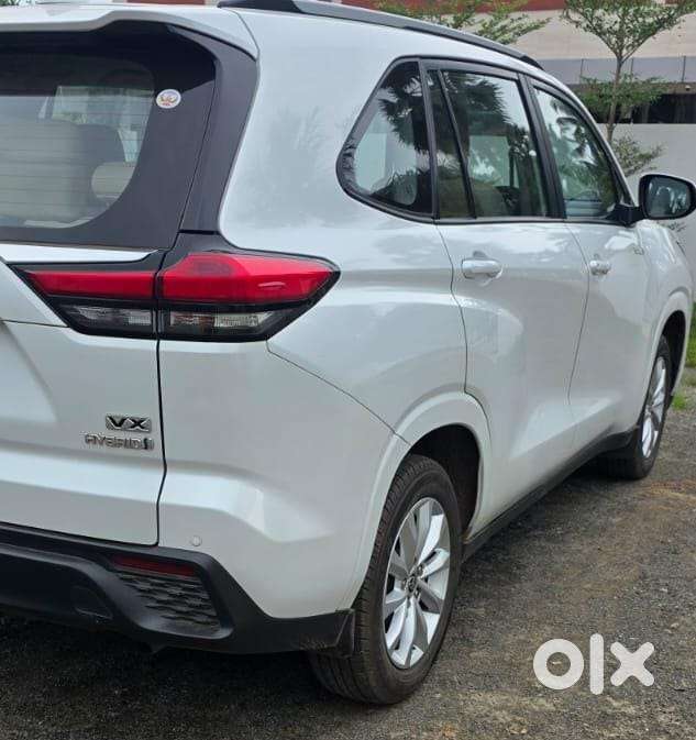 Toyota Innova Hycross 2.0 Vx Hybrid 7 Str, 2023, Petrol