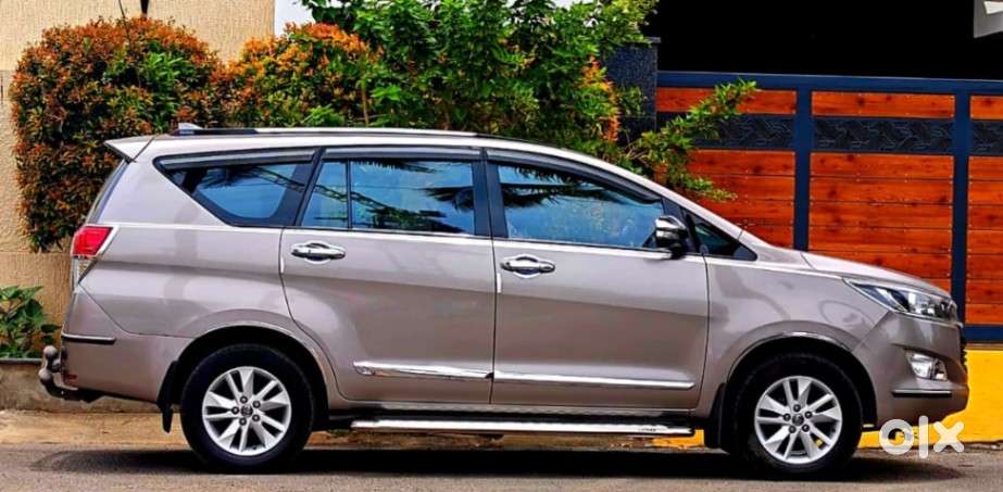 Toyota Innova Crysta G 8 Str, 2016, Diesel