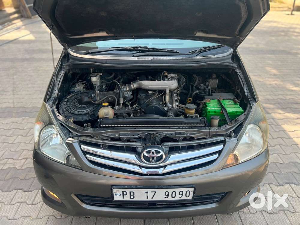 Toyota Innova 2011 Diesel Well Maintained