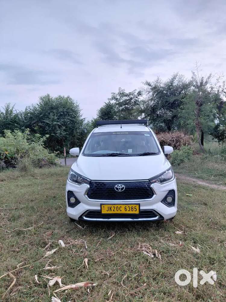Toyota Rumion 2023 Petrol Manual Dual Tone