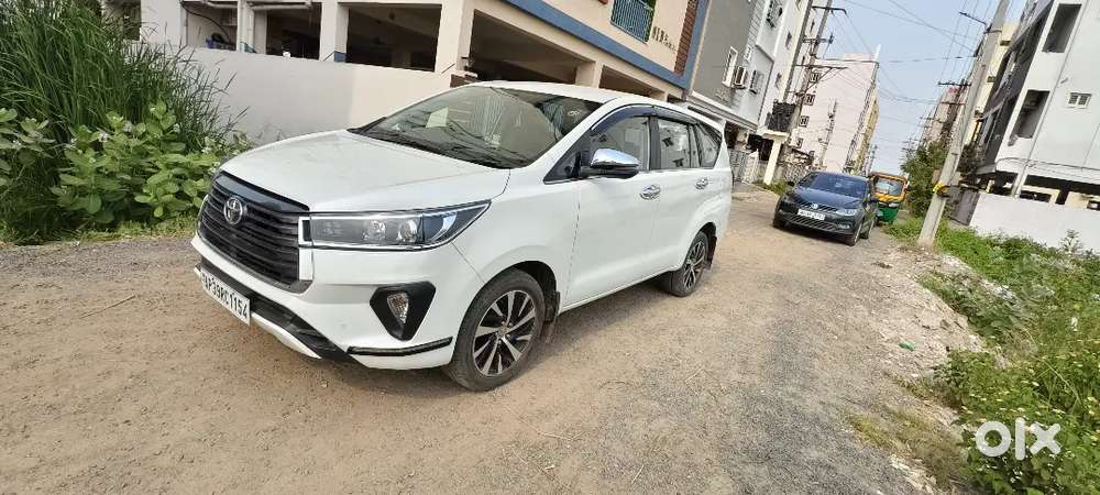 Toyota Innova Crysta 2022 Petrol 30000 Km Driven