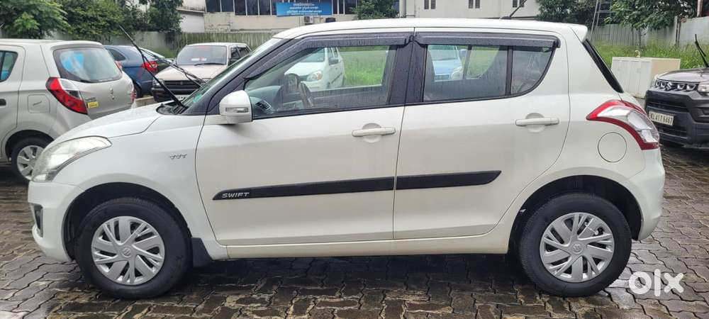 Maruti Suzuki Swift Vxi Optional, 2016, Petrol