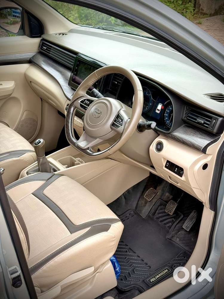 Toyota Rumion V Mt, 2024, Petrol
