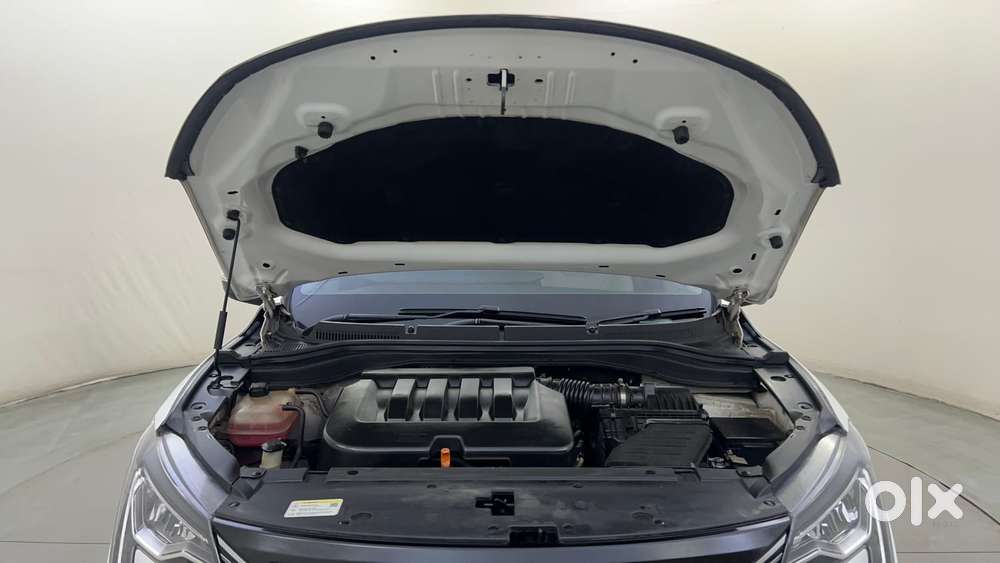 Mahindra Xuv700 2.0 Ax 7 Petrol At Str, 2023, Petrol