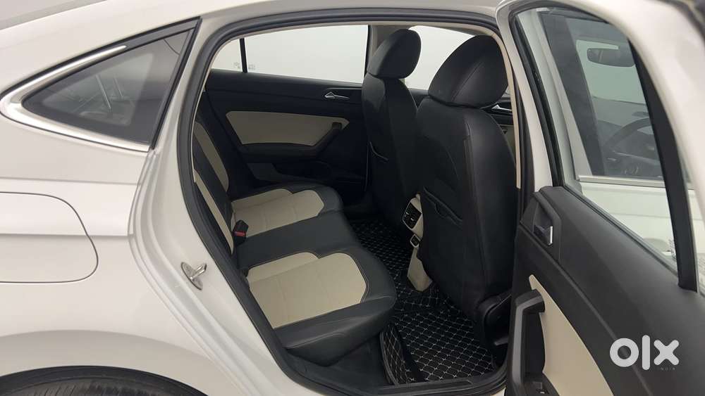 Skoda Slavia Style 1.0l Tsi At, 2023, Petrol