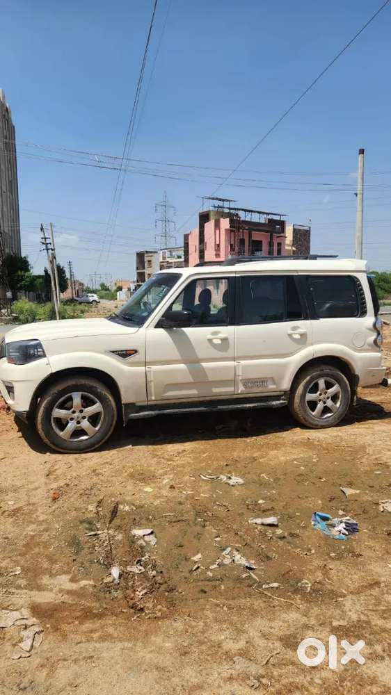 Mahindra Scorpio Classic 2016 मैनुआल डीज़ल