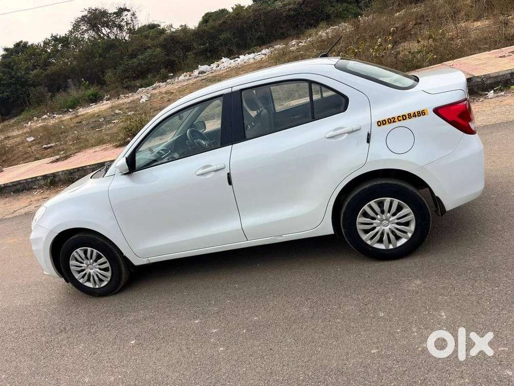 Maruti Suzuki Swift Dzire Vxi(o) Amt, 2022, Petrol