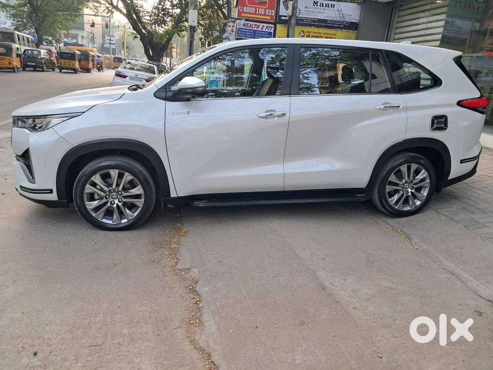 Toyota Innova Hycross 2.0 Zx Hybrid 7 Str, 2024, Petrol